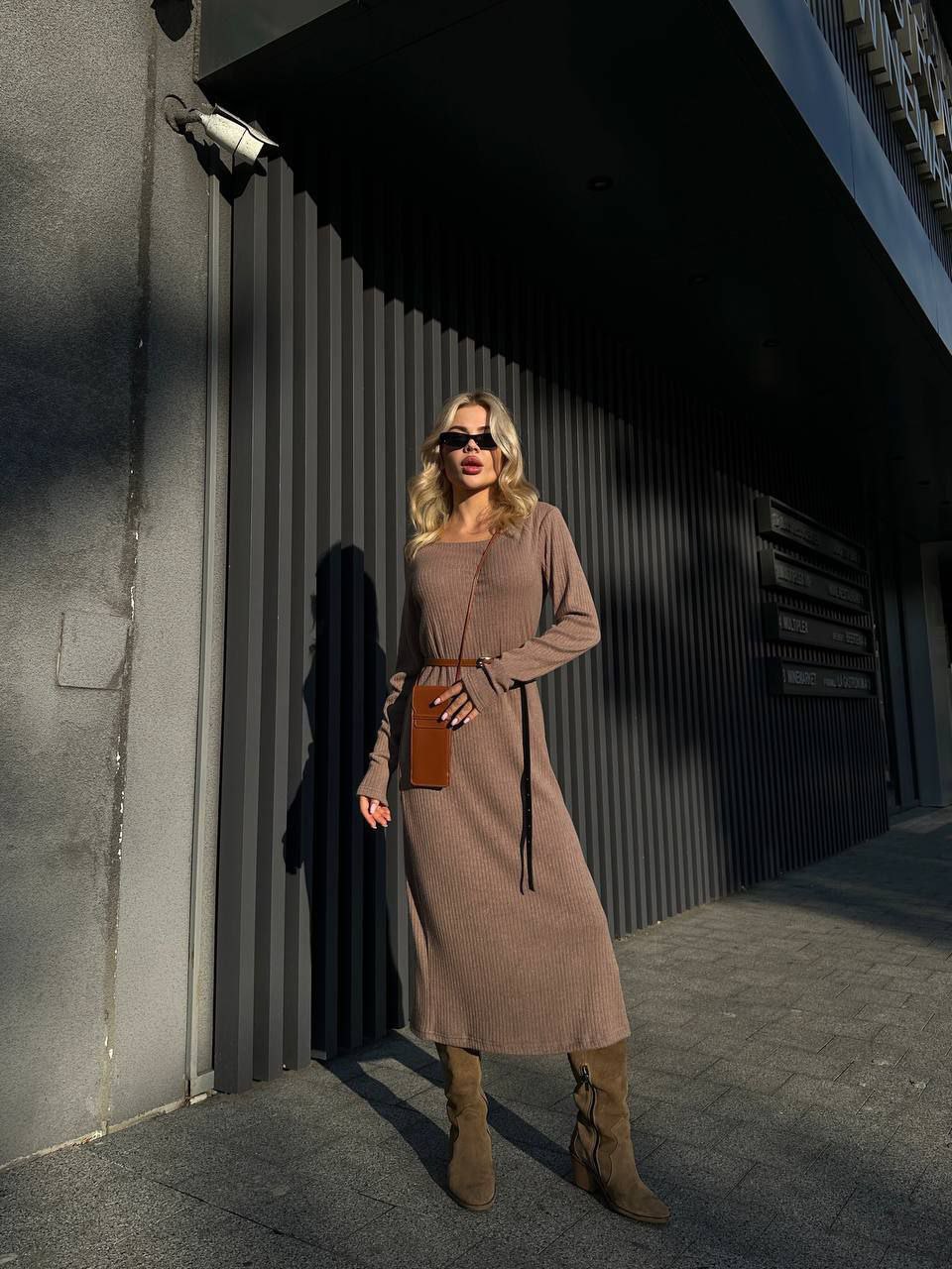 Ангорова сукня мiдi з поясом кавового кольору 34935