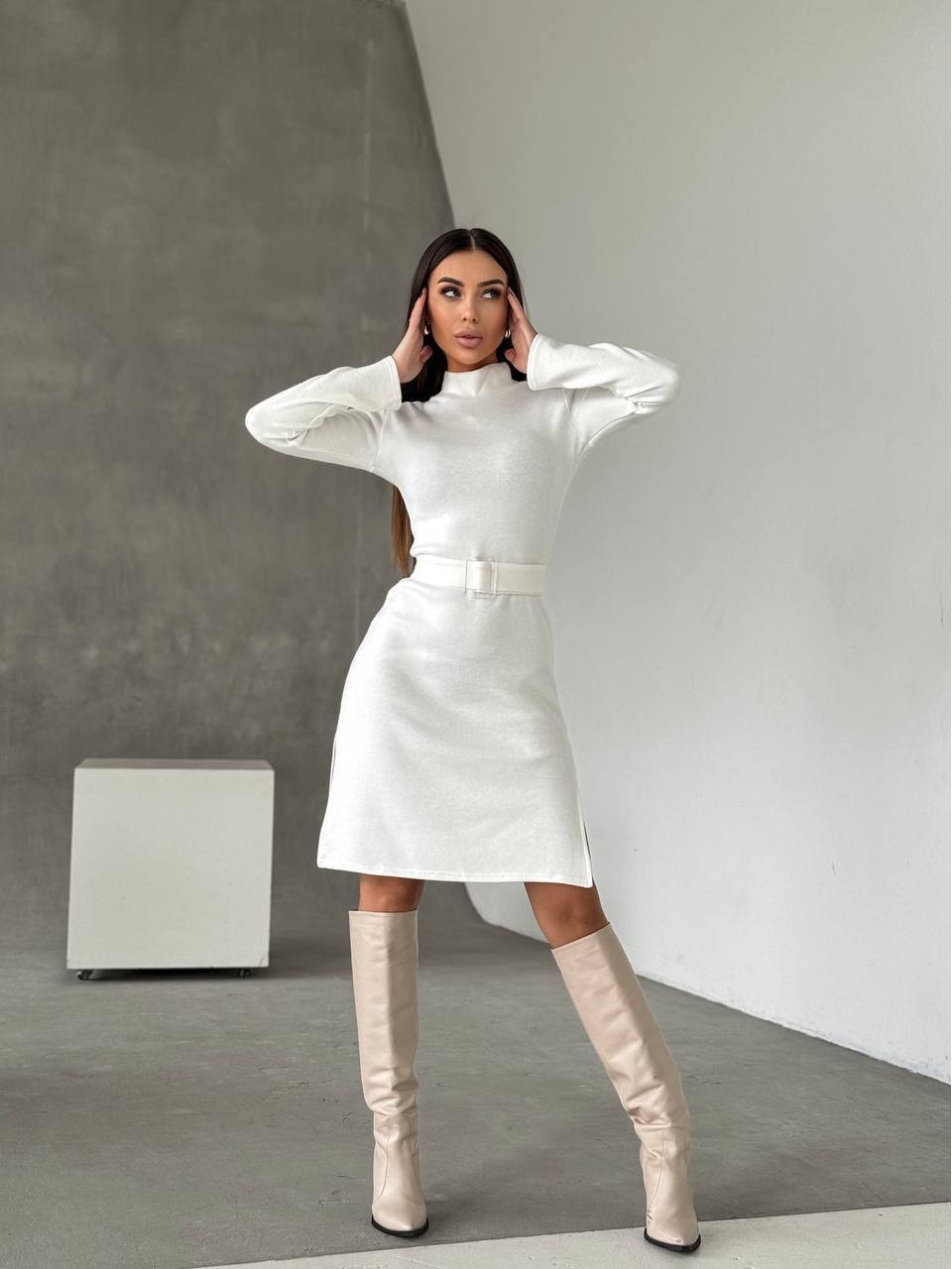 Ангоровое платье мини с поясом молочного цвета 35482