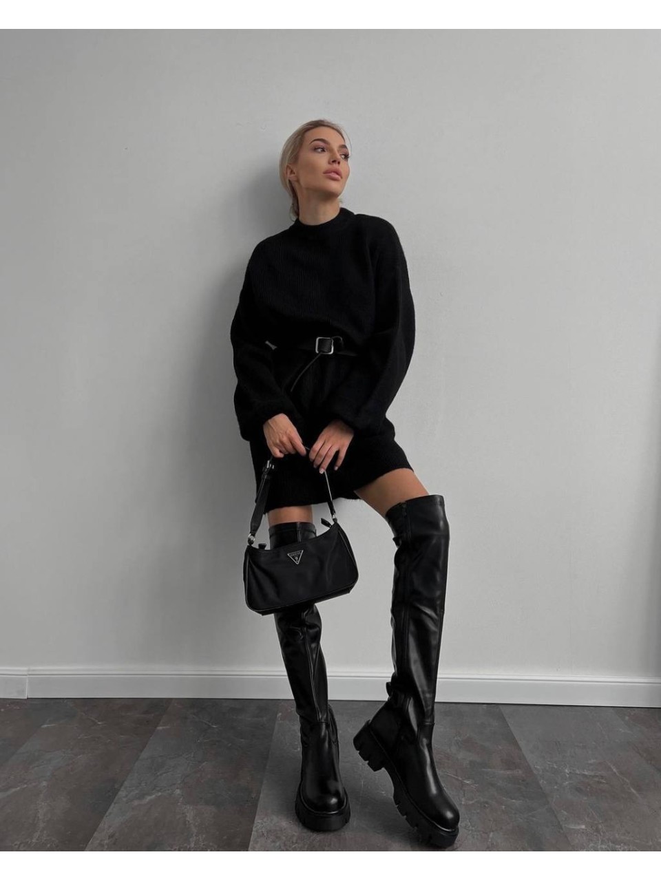 Ангоровое платье с поясом черного цвета 35073