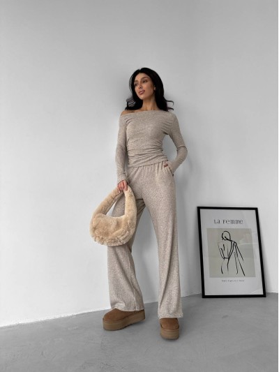 Ангоровий прогулянковий костюм бежевого кольору 34447