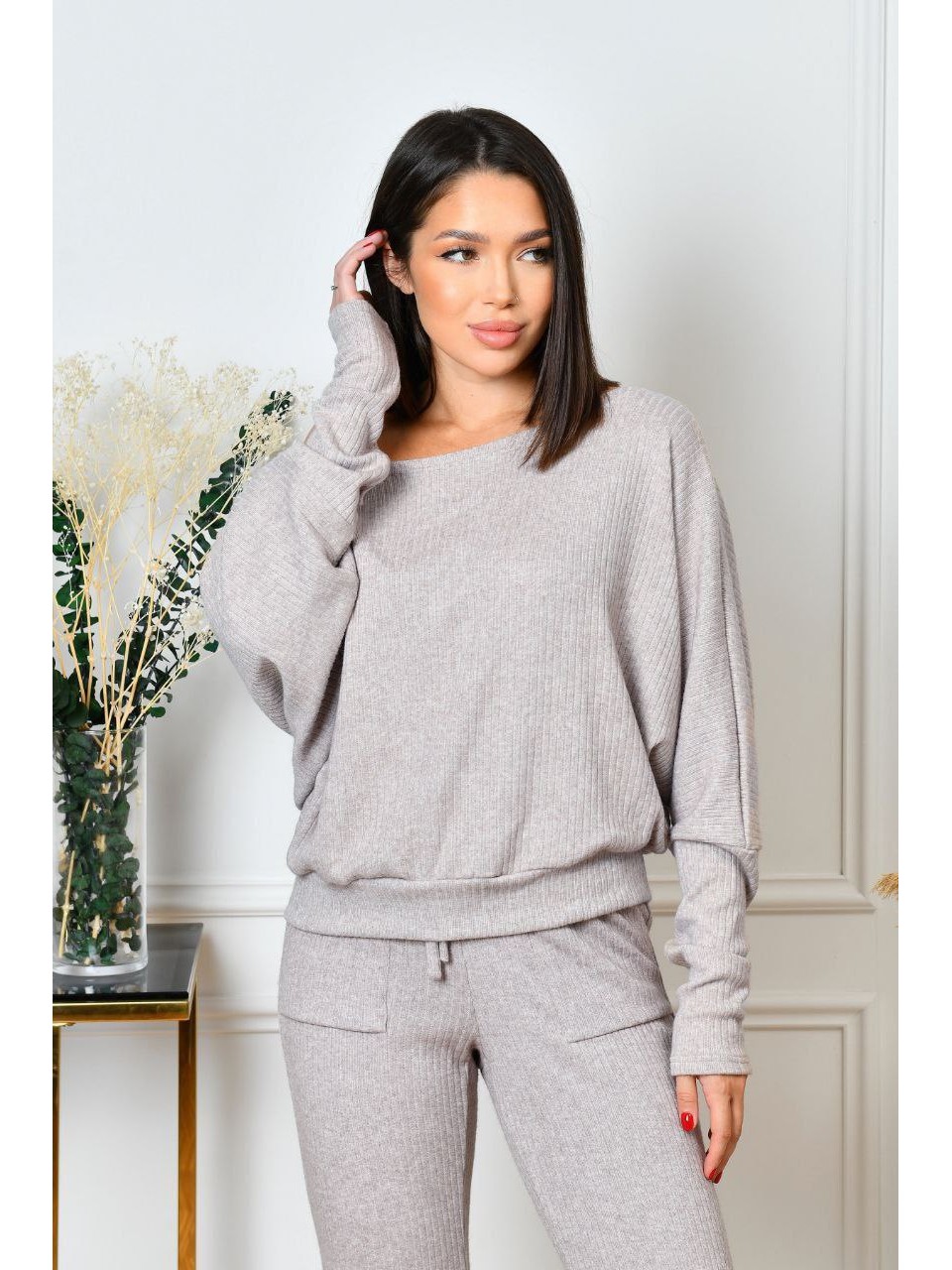 Ангоровий прогулянковий костюм бежевого кольору 35677