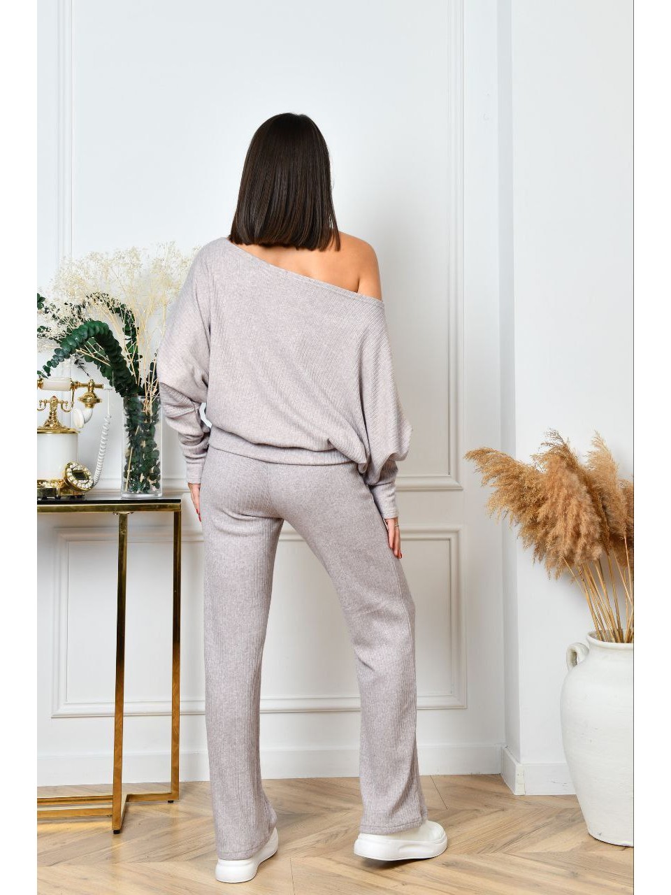 Ангоровий прогулянковий костюм бежевого кольору 35677