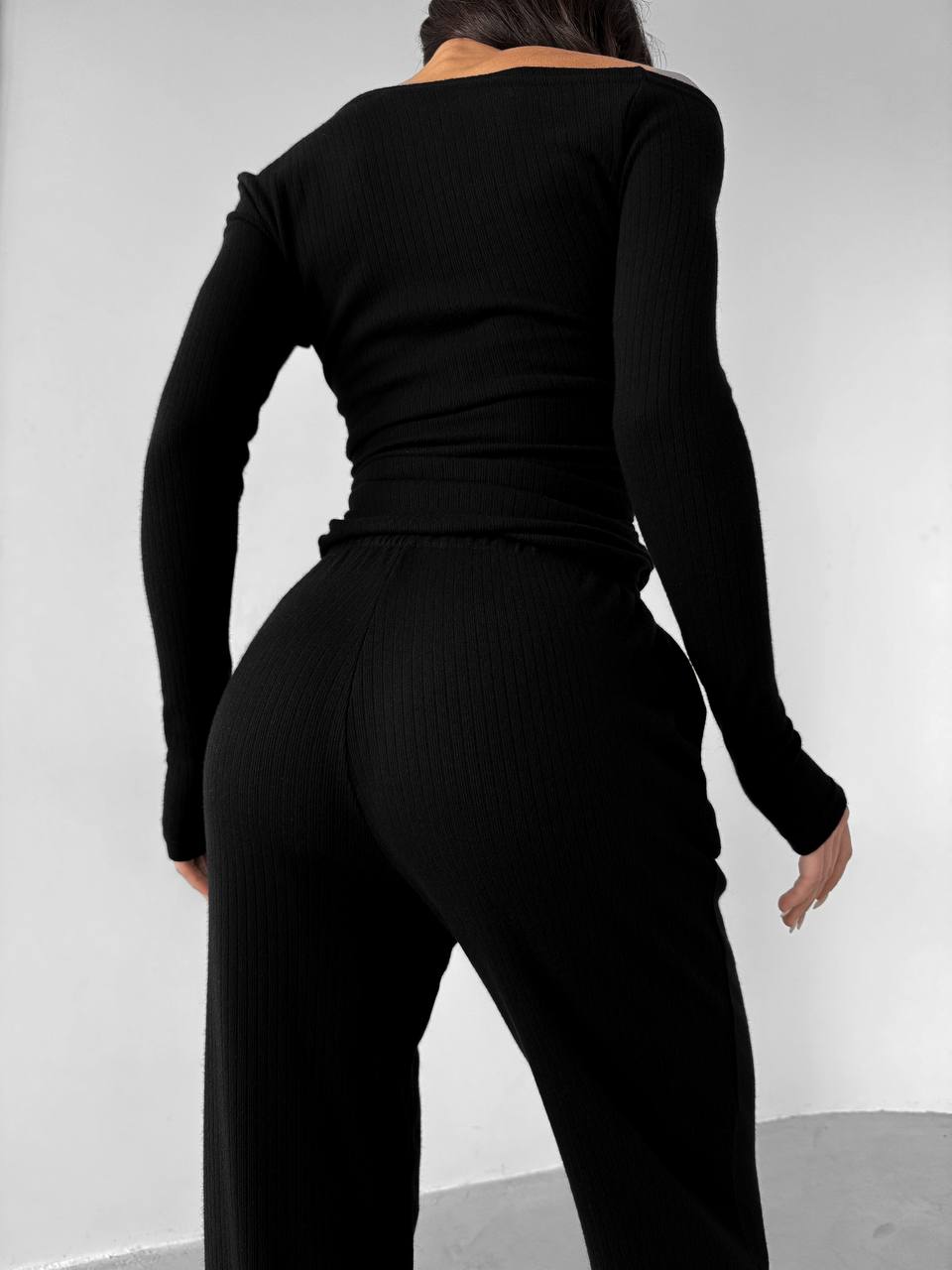 Ангоровий прогулянковий костюм чорного кольору 34448