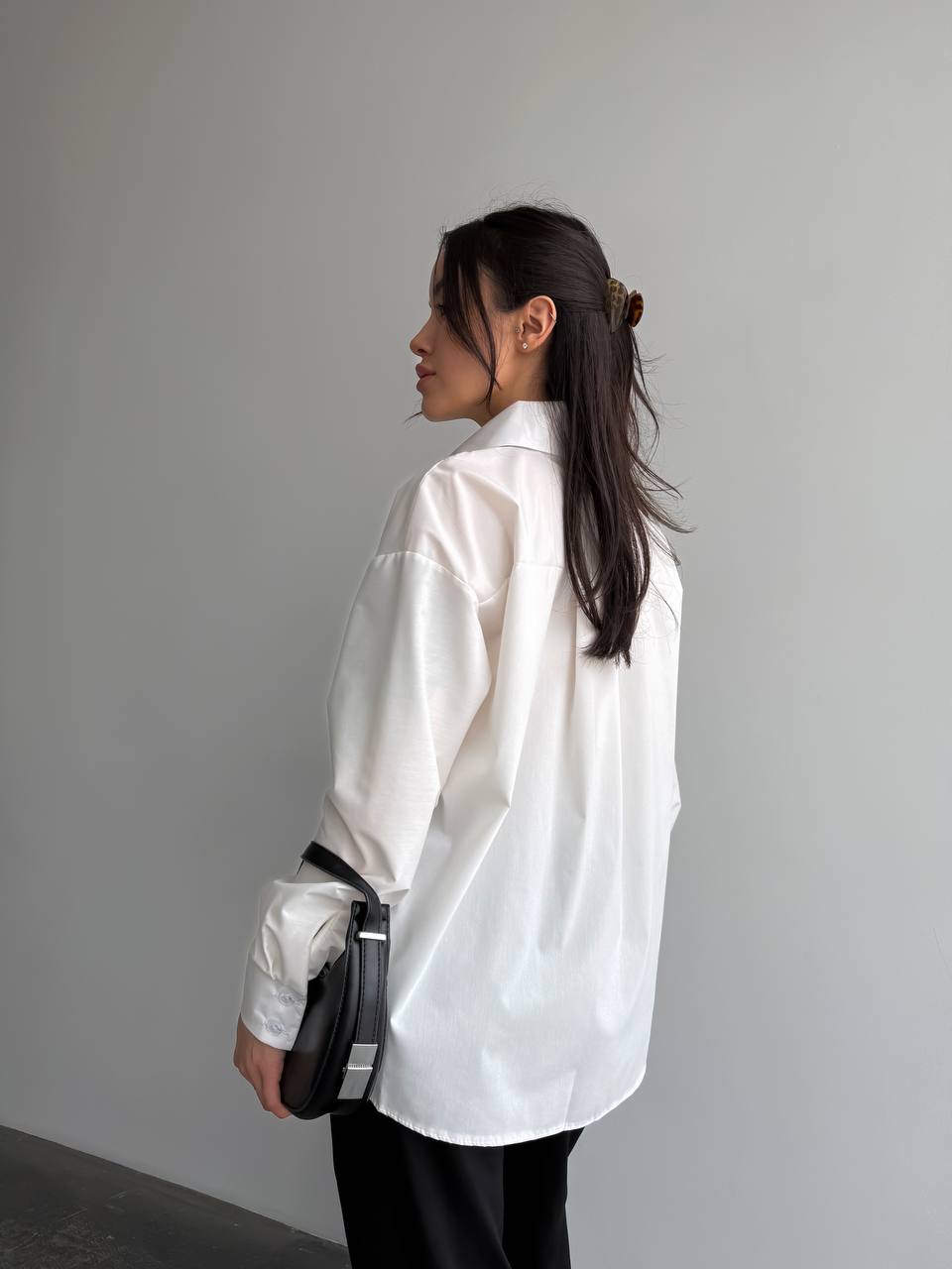 Базовая, котоновая рубашка оверсайз белого цвета 28842