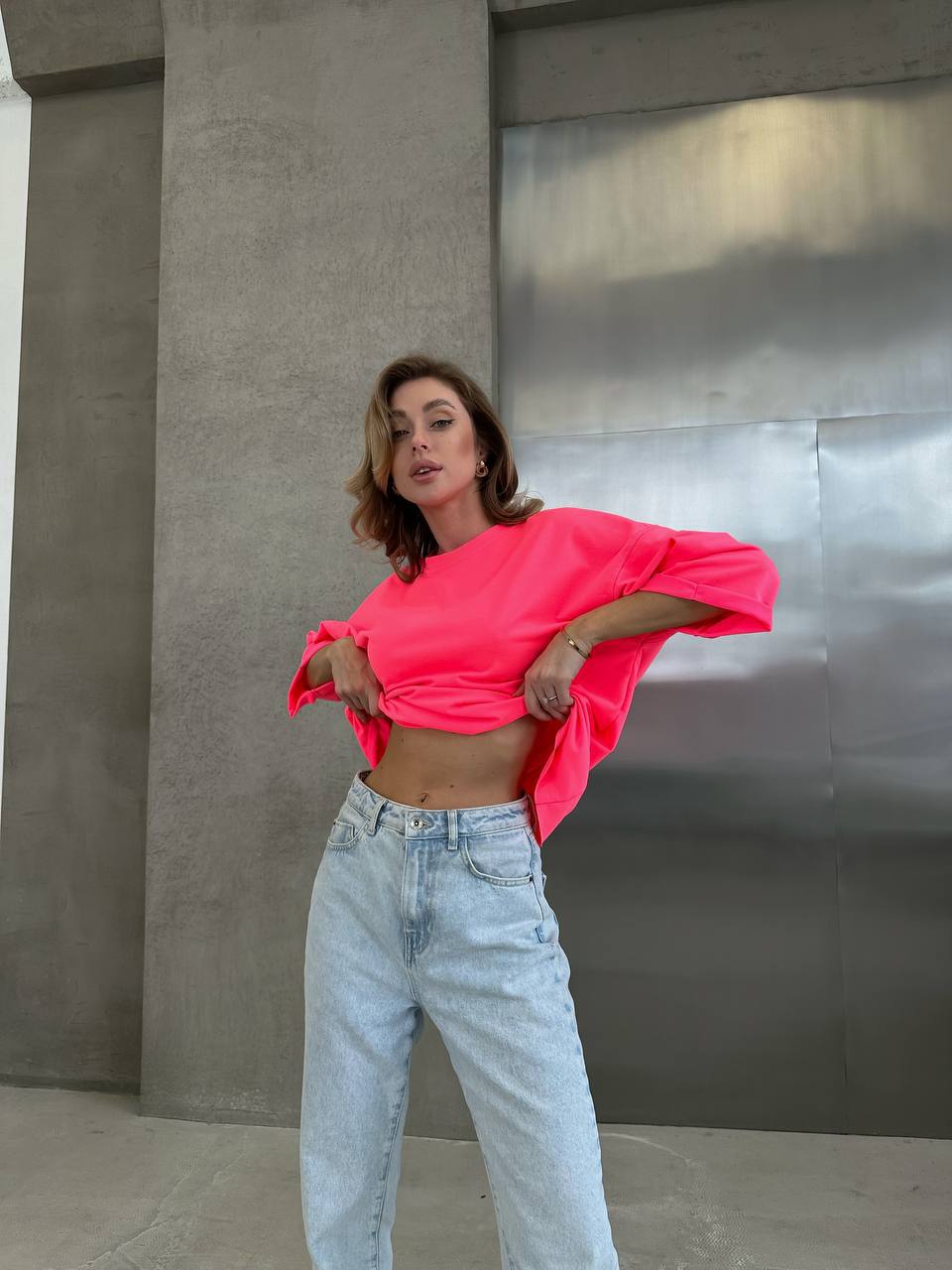 Базова, яскрава футболка малинового кольору 28835