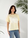Базова жіноча футболка з написом жовтого кольору 32531