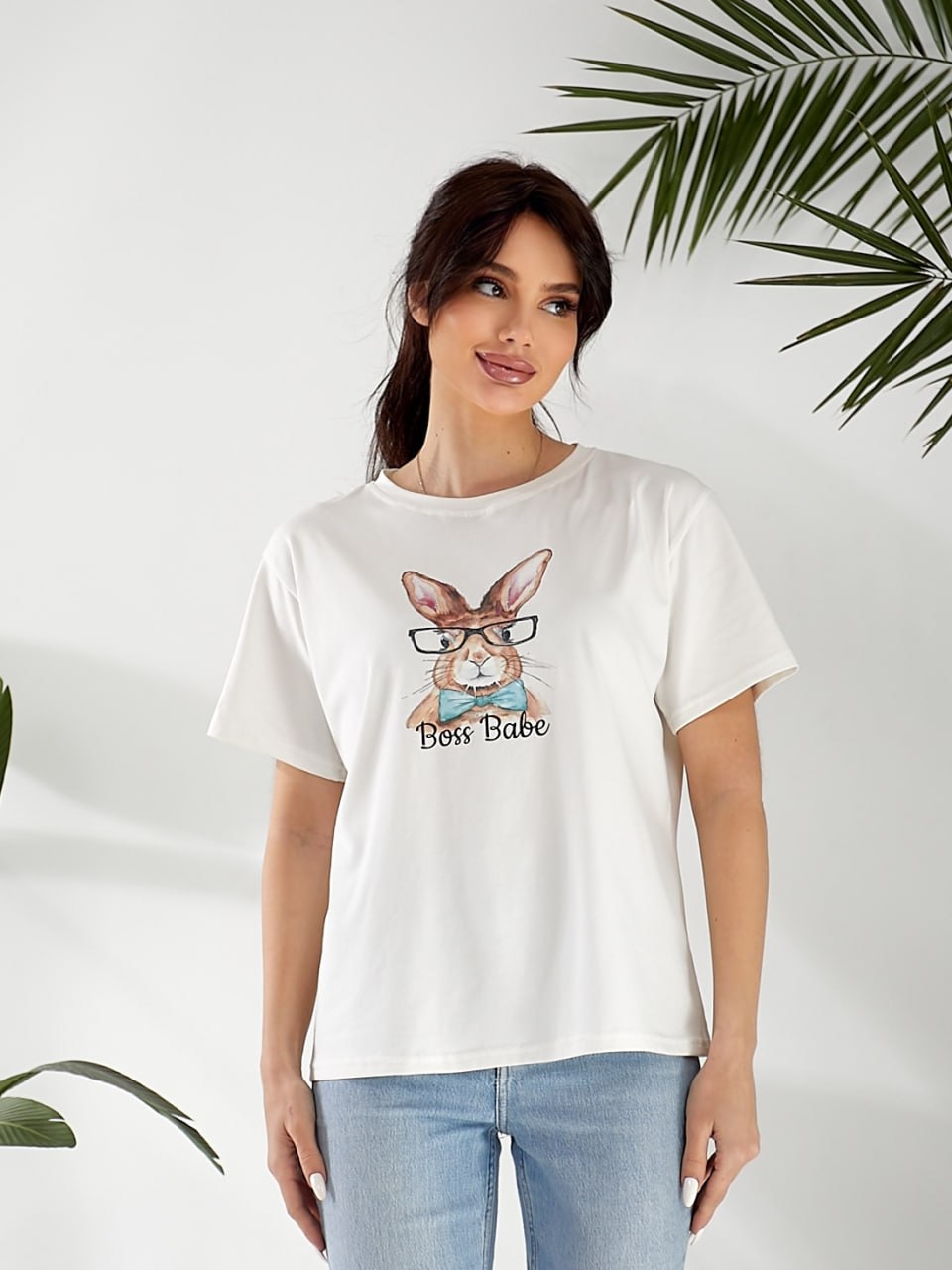 Базова жіноча футболка з малюнком молочного кольору 32547