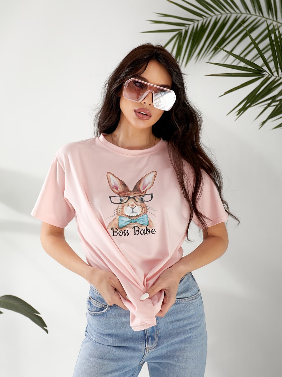 Базова жіноча футболка з малюнком рожевого кольору 32545