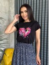 Базовая женская футболка с сердцем черного цвета 31768