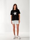 Базовая женская футболка со звездой черного цвета 33297