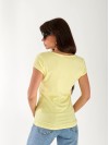 Базова жіноча футболка жовтого кольору 33290