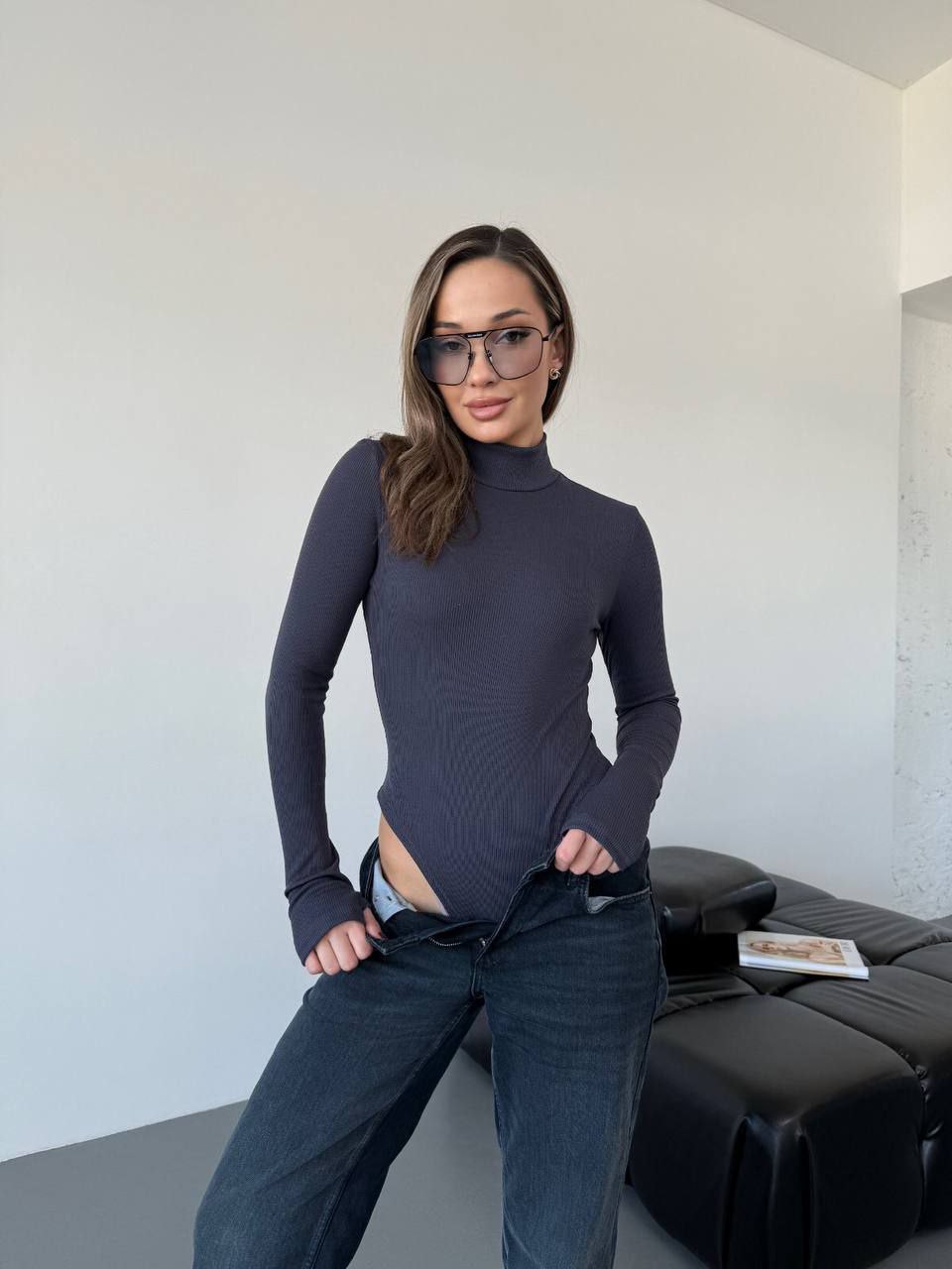 Базовый однотонный боди на флисе графитового цвета 35312