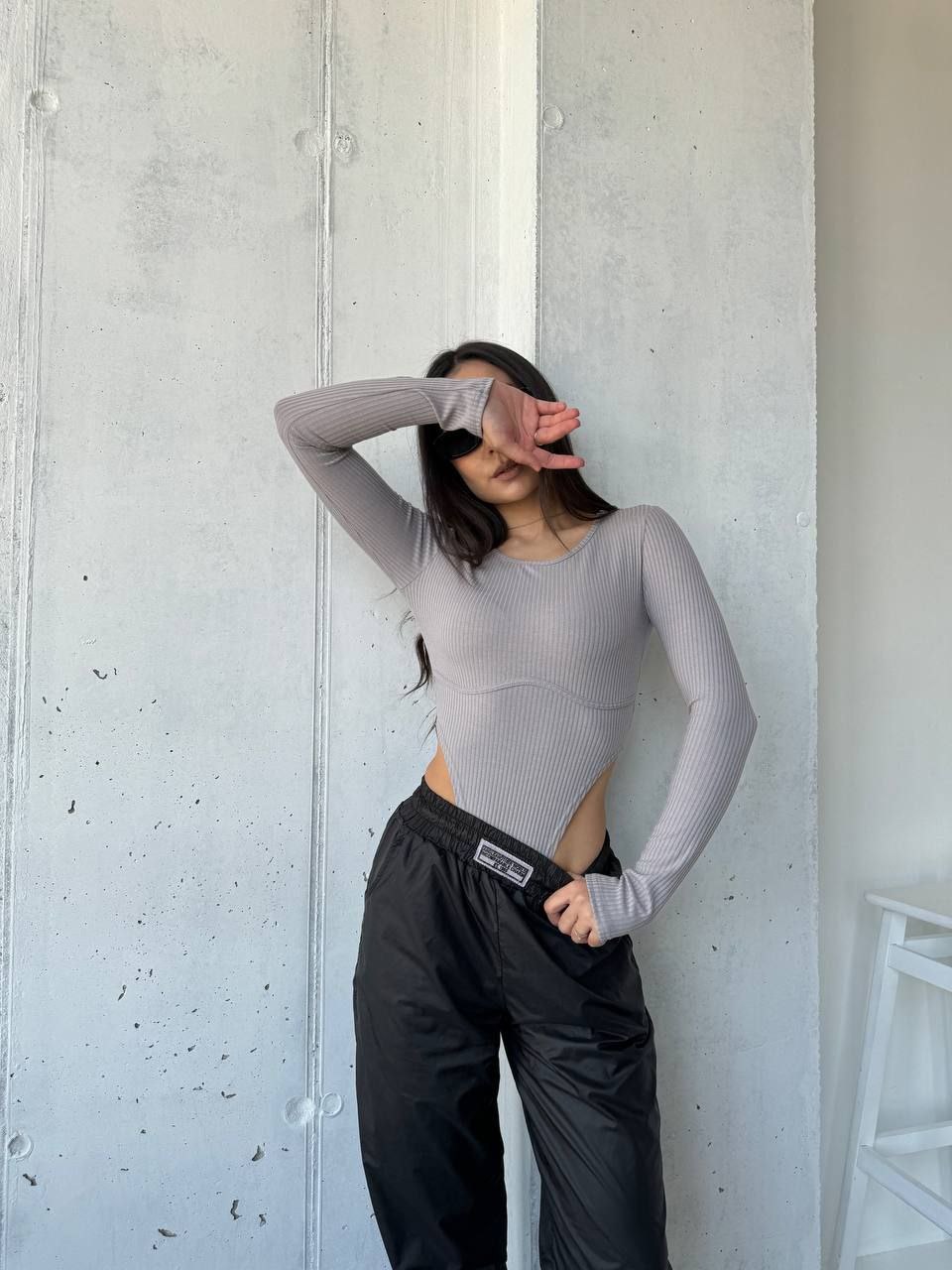 Базовый однотонный боди в рубчик серого цвета 34713