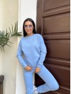 Базовий теплий жiночий костюм блакитного кольору 35425