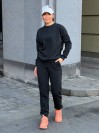 Базовий теплий жiночий костюм чорного кольору 35423