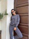 Базовий теплий жiночий костюм графiтового кольору 35426