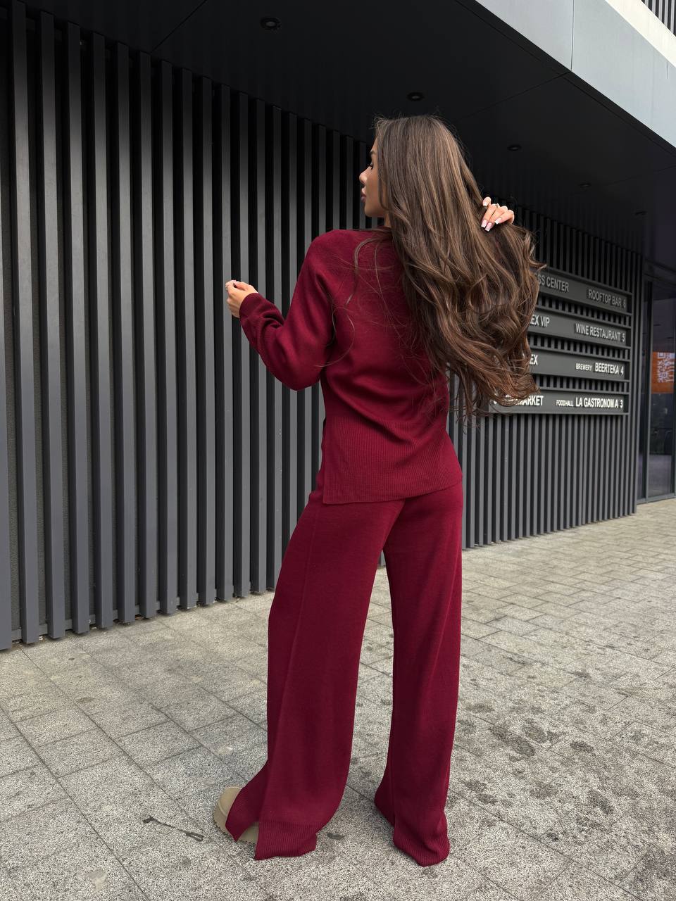 Базовий жiночий костюм 2-ка бордового кольору 35604