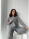 Базовий жiночий костюм на змiйцi сiрого кольору 35372