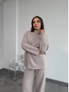 Базовий жiночий костюм з ангори бежевого кольору 35285
