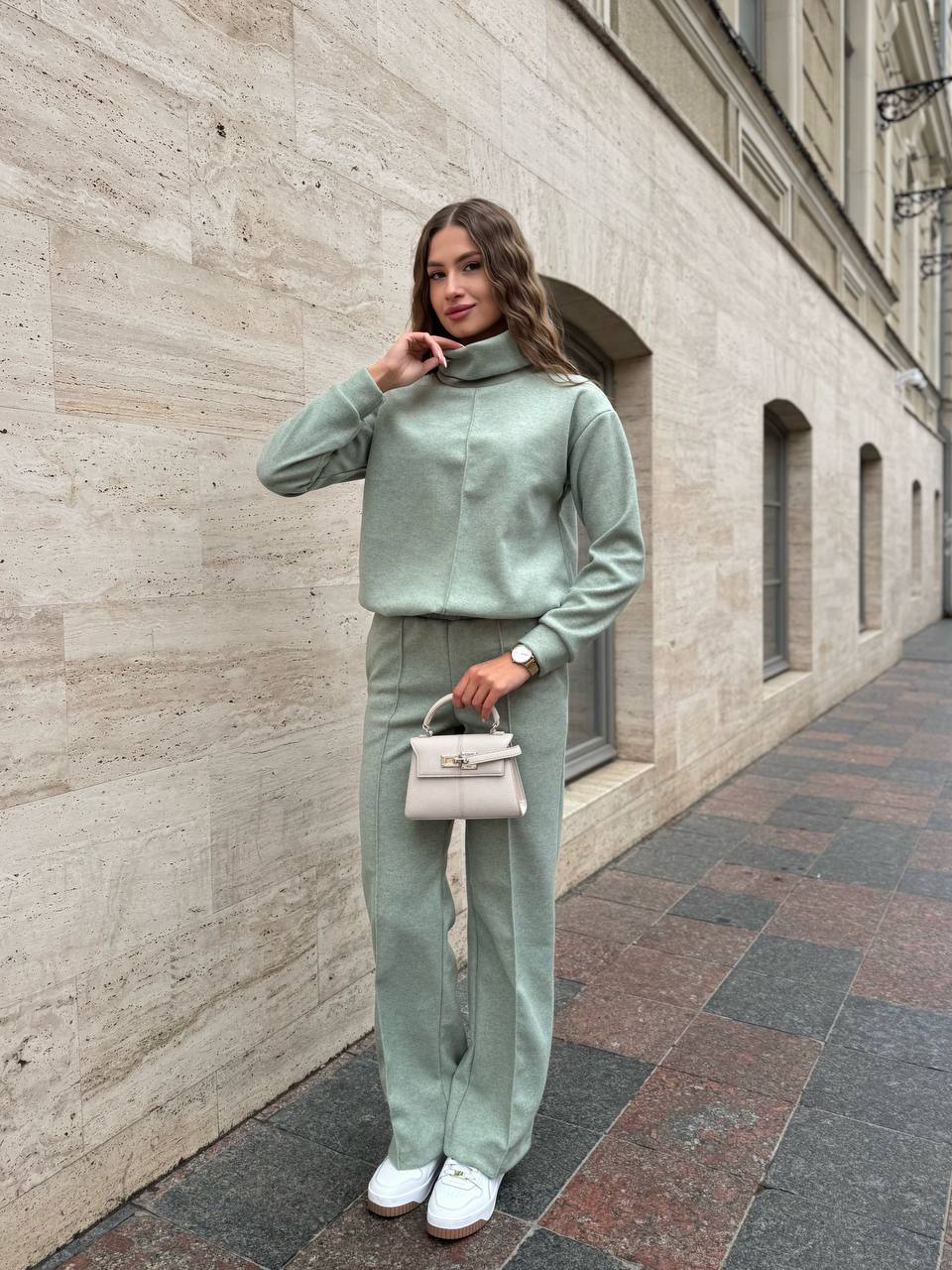 Базовий жiночий костюм з ангори м'ятного кольору 35317