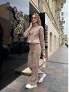 Базовий жiночий костюм з ангори бежевого кольору 35318