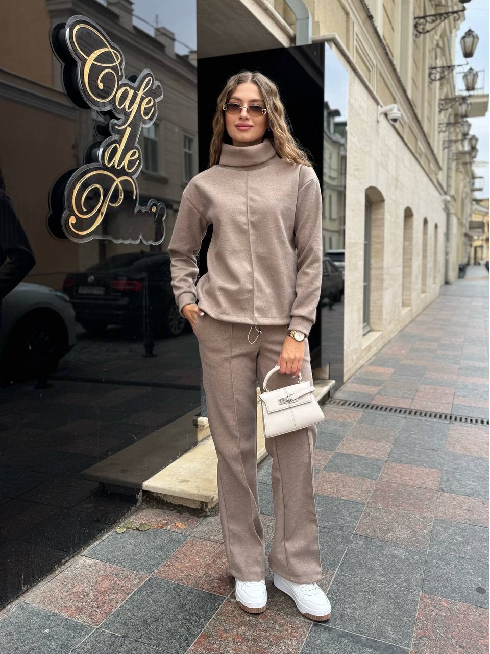 Базовий жiночий костюм з ангори бежевого кольору 35318