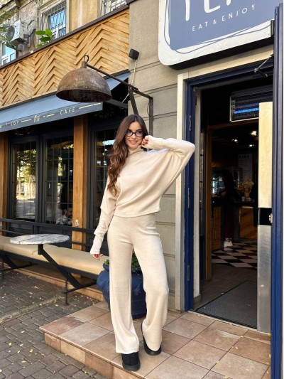 Базовий жiночий костюм з ангори бежевого кольору 35592