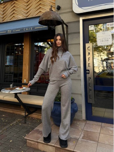 Базовий жiночий костюм з ангори графiтового кольору 35595