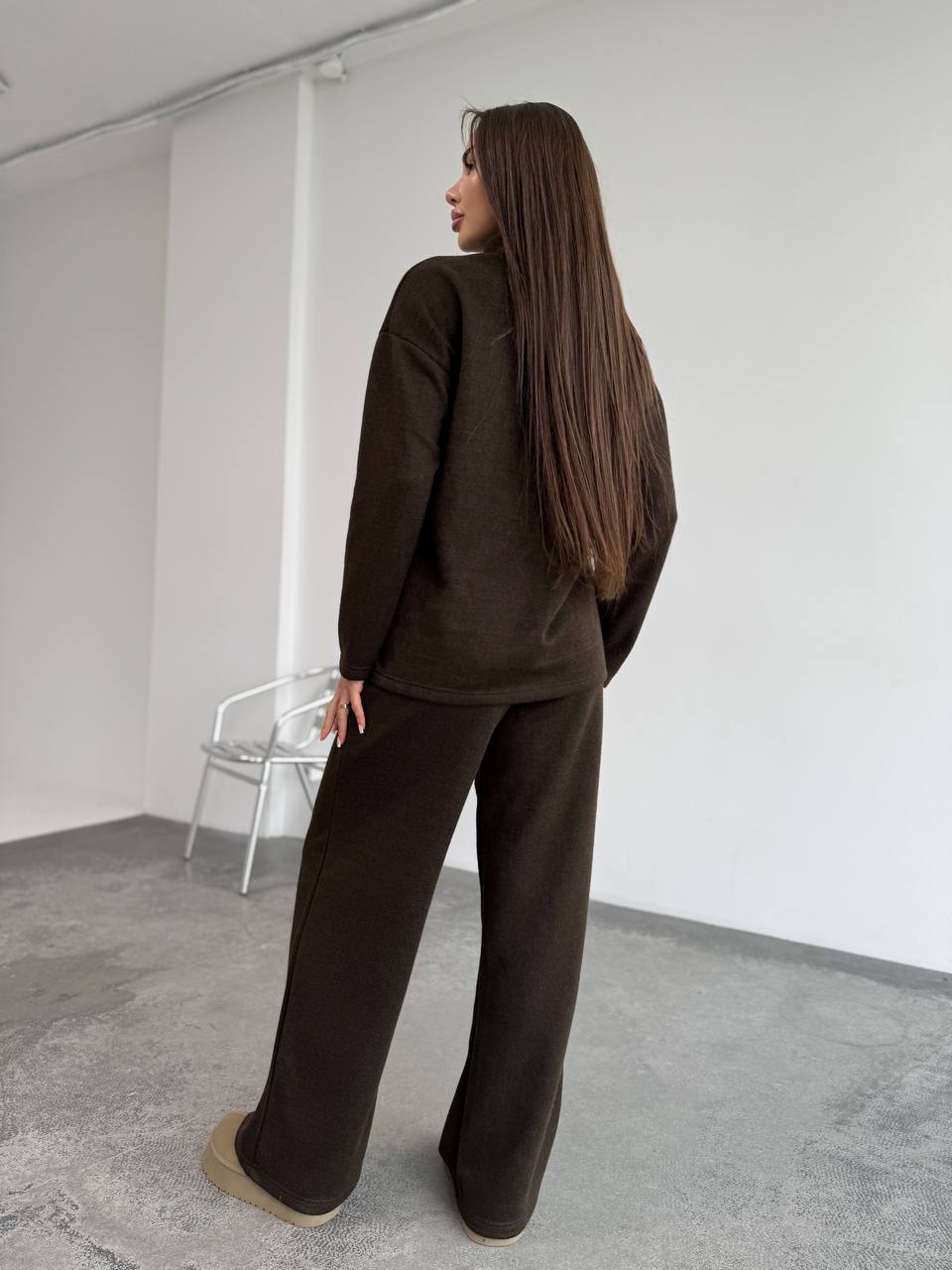 Базовий жiночий костюм з ангори коричневого кольору 35284