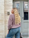 Базовый женский свитер пудрового цвета 34413