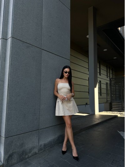 Базовое платье мини бежевого цвета 29036