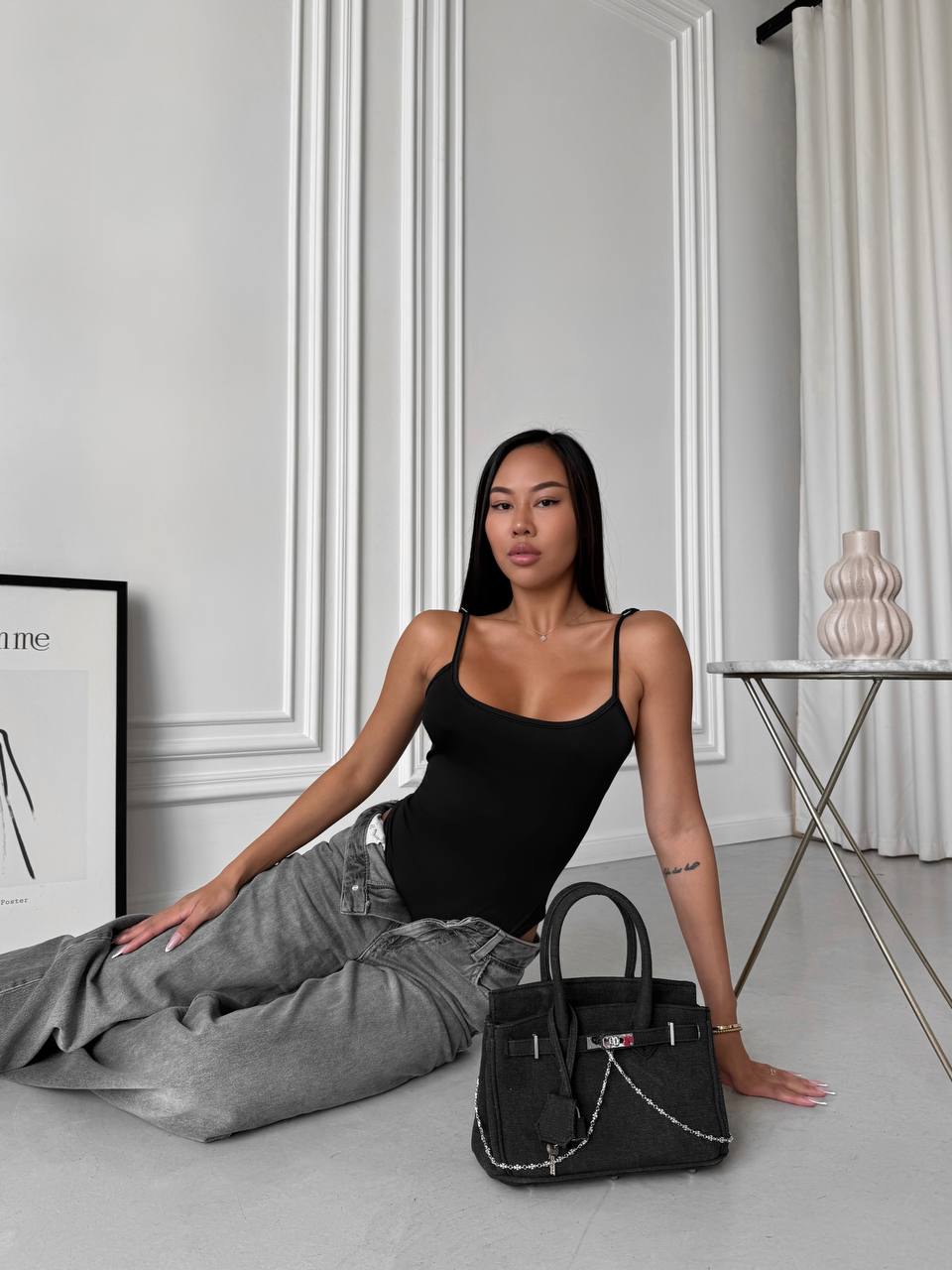 Базовий боді на бретельках чорного кольору 31844