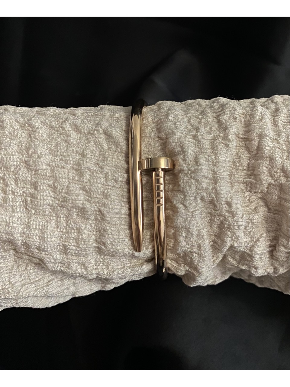 Браслет - манжет Цвях золотого кольору 33357