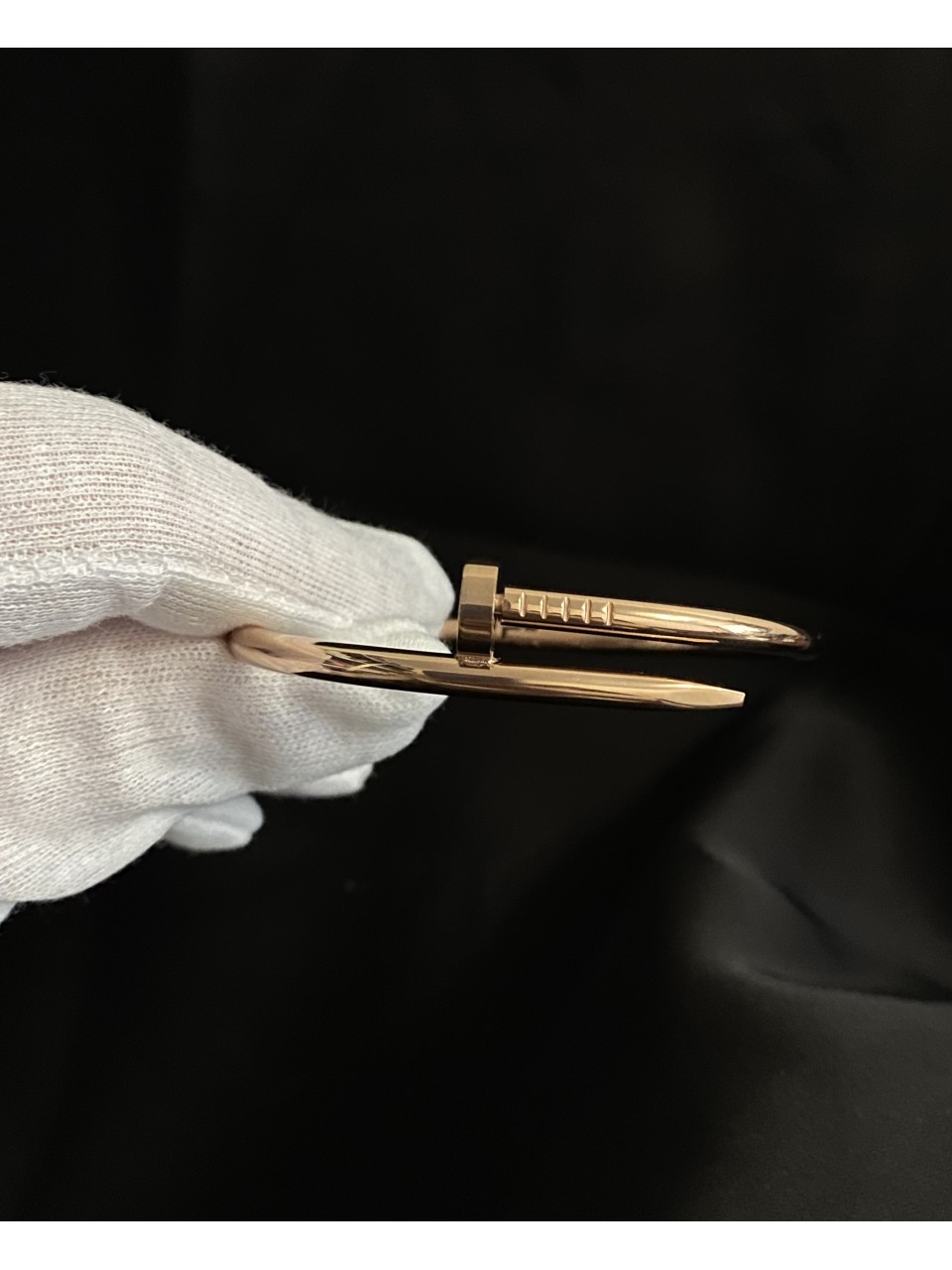 Браслет - манжет Цвях золотого кольору 33357