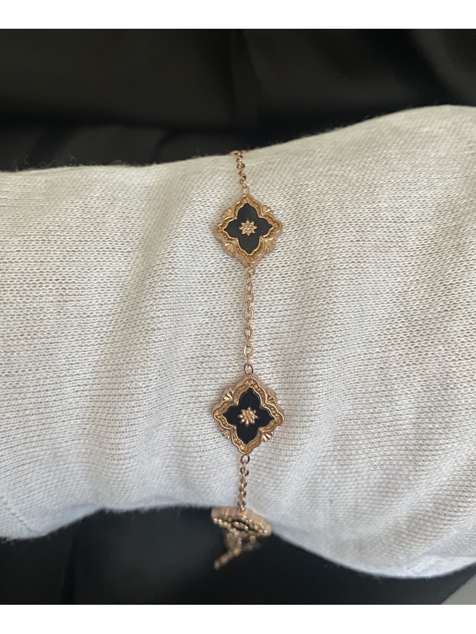 Браслет квіточки золотого кольору замок карабін 32768