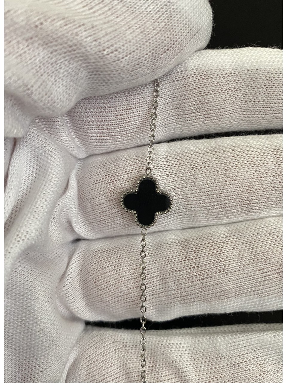 Браслет Клевер двухсторонний серебряного цвета замок карабин 32610