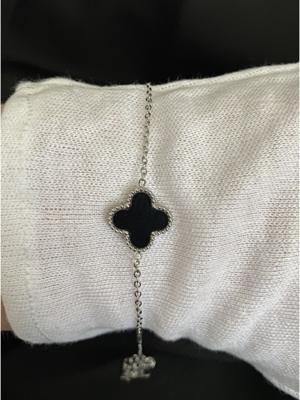 Браслет Клевер двухсторонний серебряного цвета замок карабин 32610