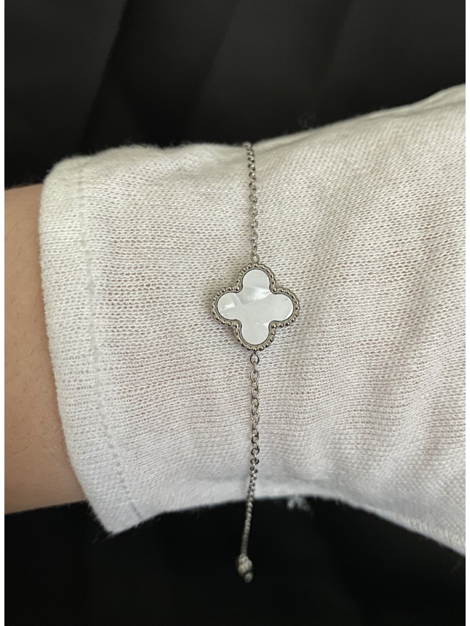 Браслет Клевер двухсторонний серебряного цвета замок карабин 32610