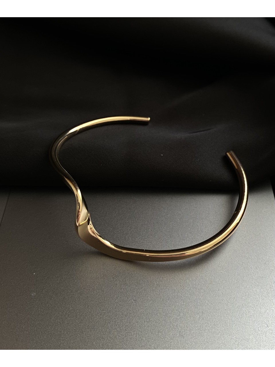 Браслет - манжет золотого кольору 33047