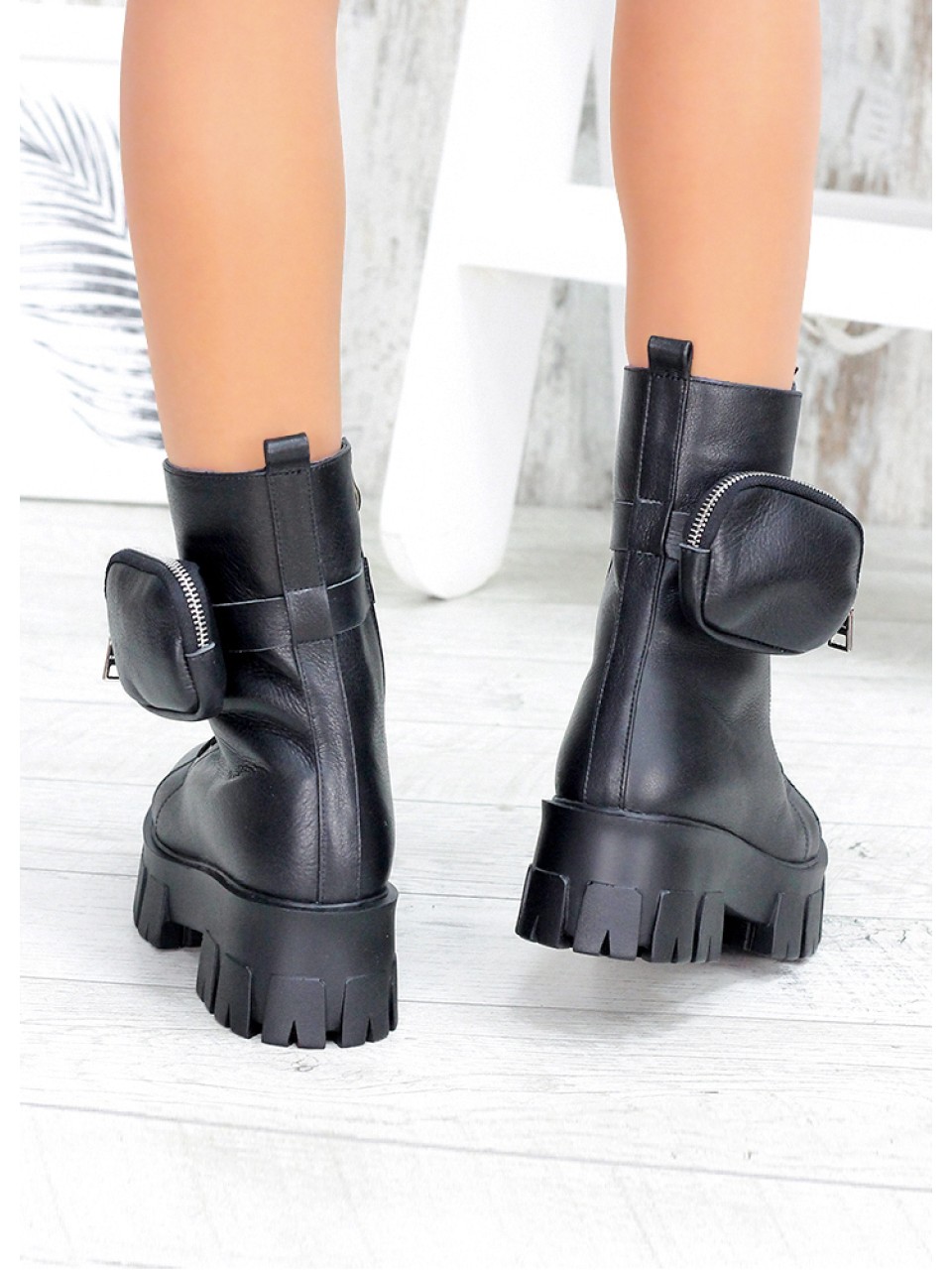 Женские кожаные ботинки с кошельком (мех) черного цвета 34975