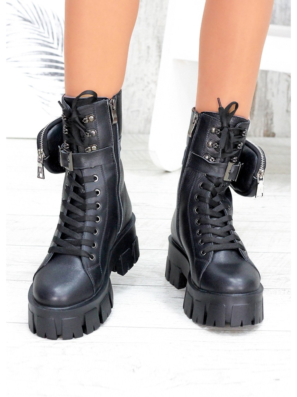 Женские кожаные ботинки с кошельком (мех) черного цвета 34975