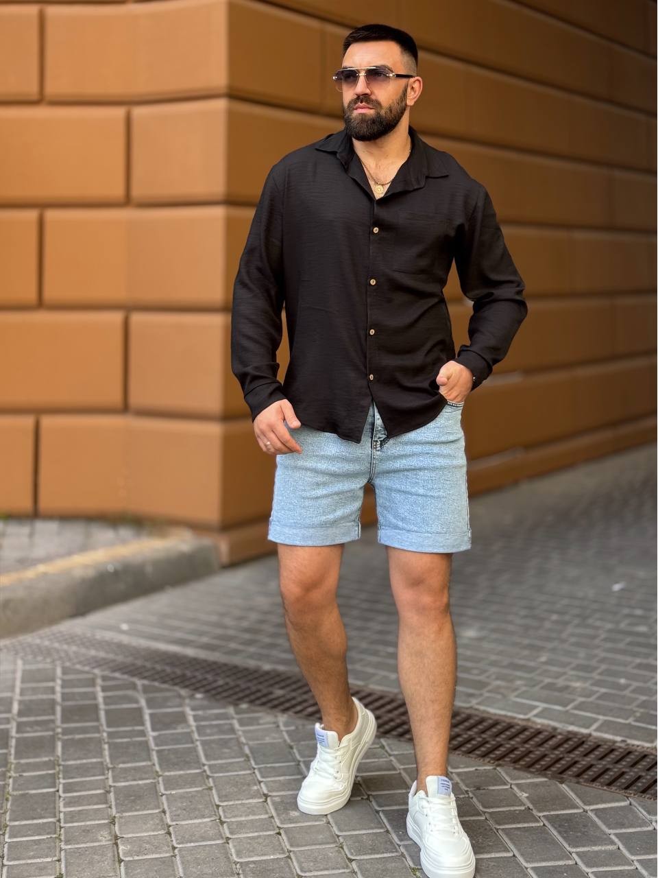 Чоловіча льняна сорочка чорного кольору 33668