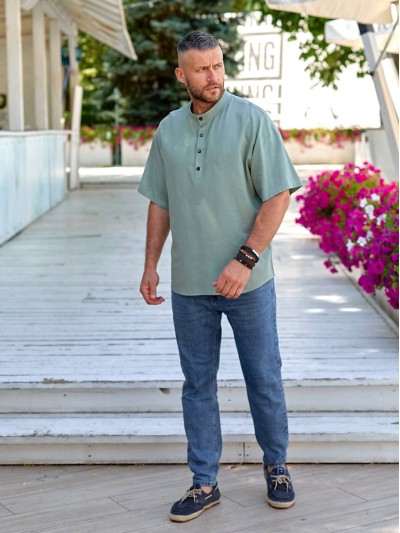 Мужская льняная рубашка-футболка оливкового цвета 33733