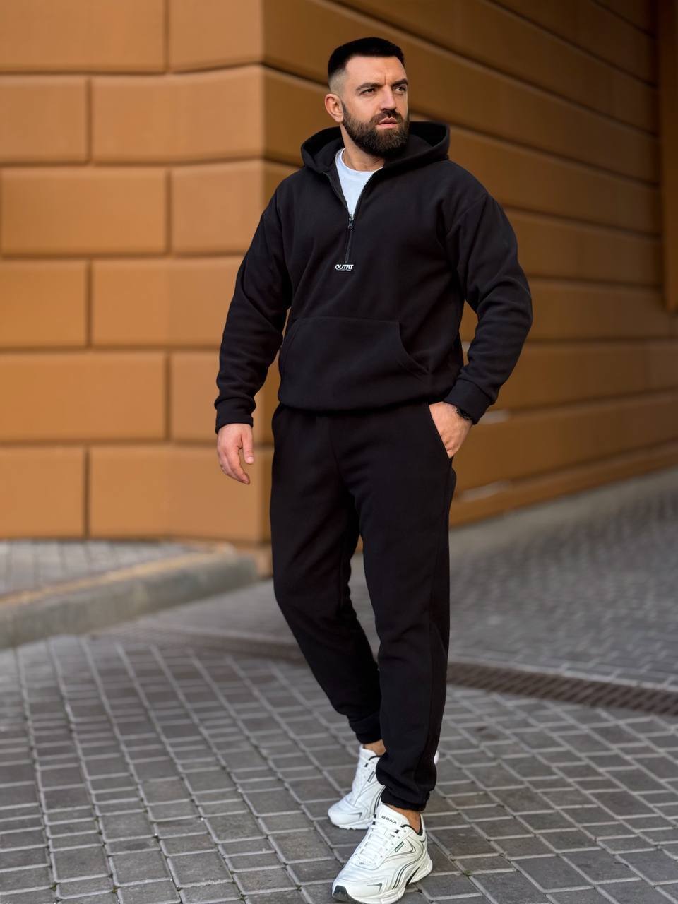 Чоловічий  флiсовий костюм з капюшоном чорного кольору 36069