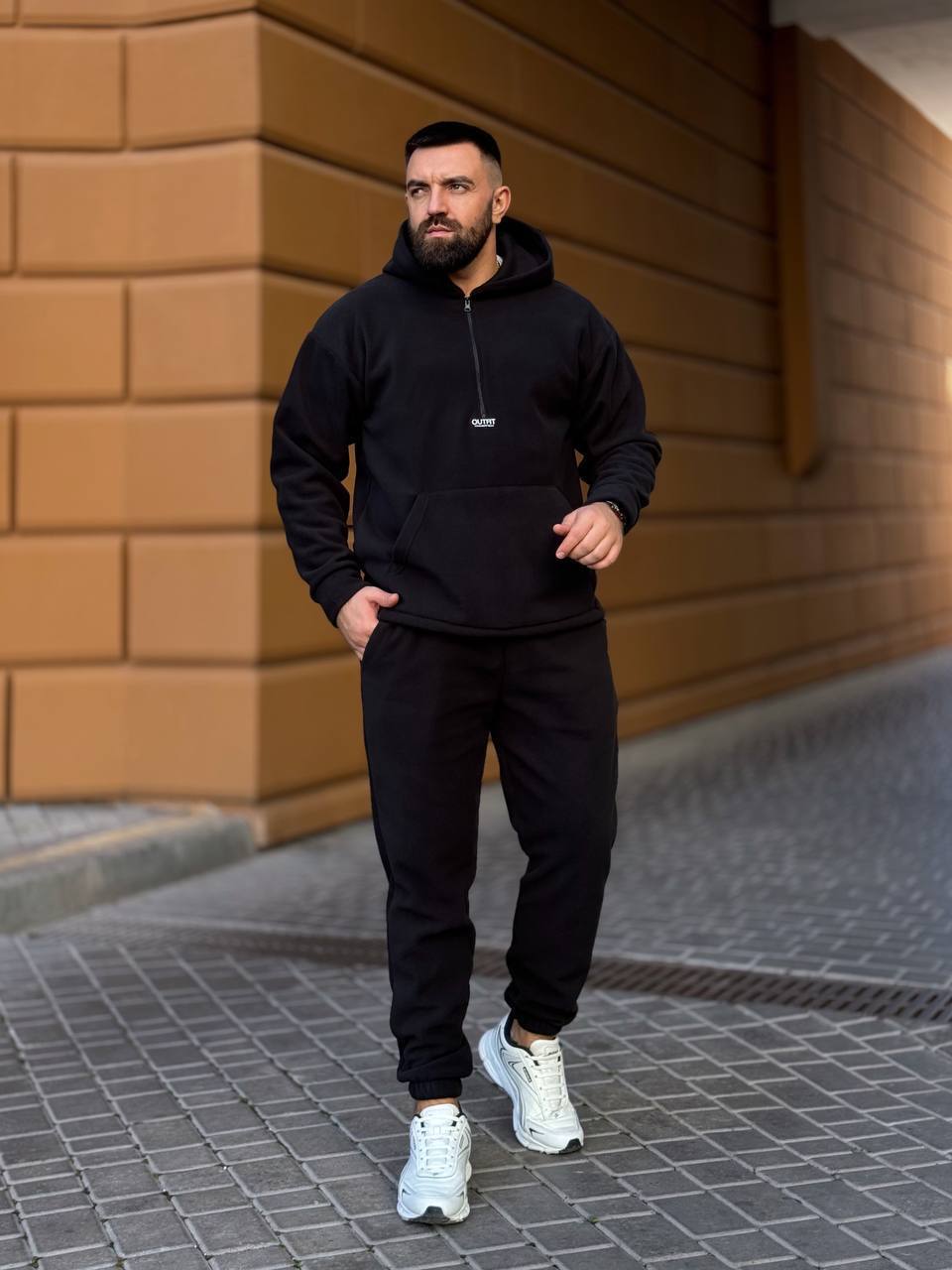 Чоловічий  флiсовий костюм з капюшоном чорного кольору 36069