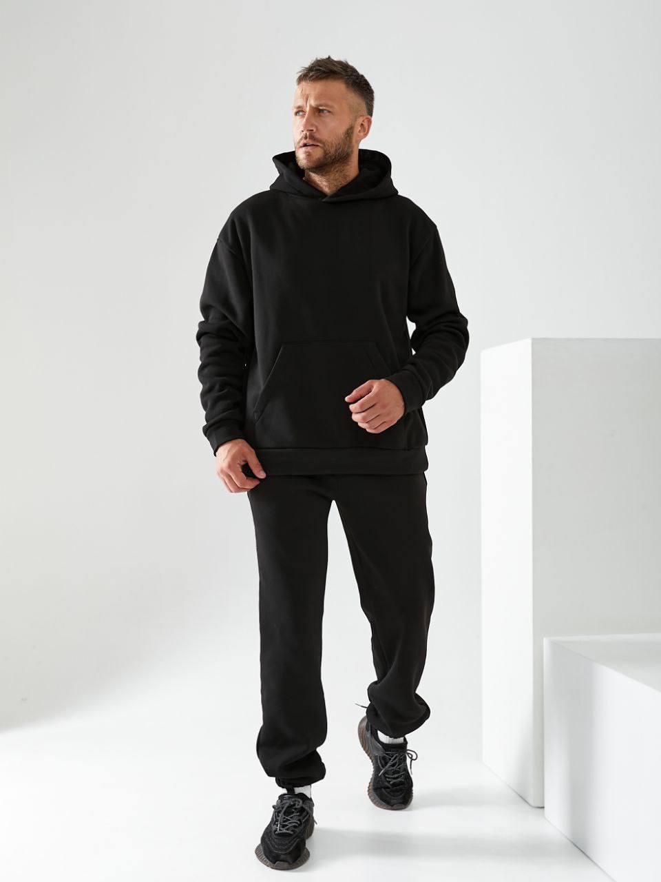 Чоловічий спортивний костюм на флiсi чорного кольору 34198