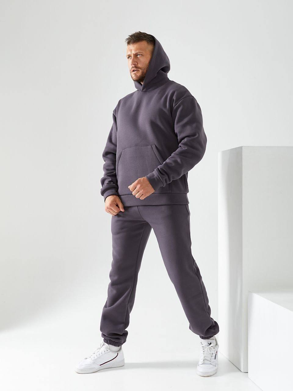 Чоловічий спортивний костюм на флiсi графiтового кольору 34197