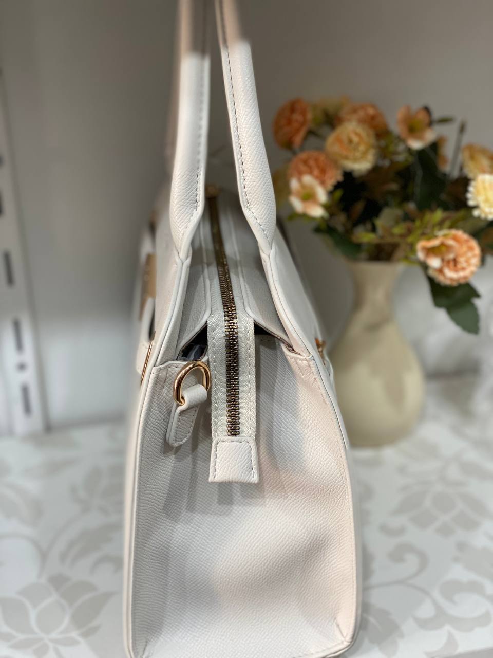 Ділова жіноча сумка із еко-шкіри молочного кольору 31942