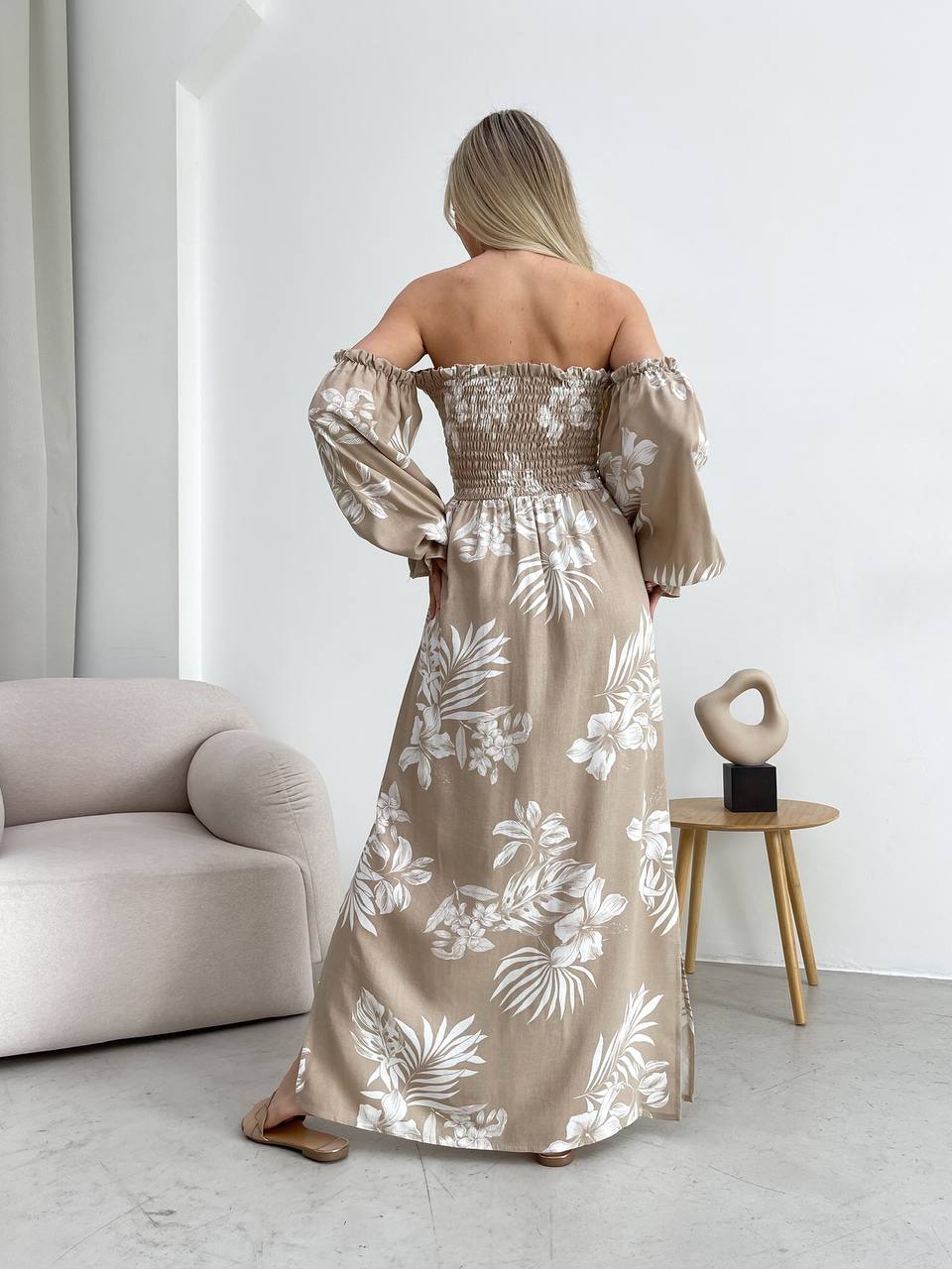 Довга лляна сукня бежевого кольору 32626