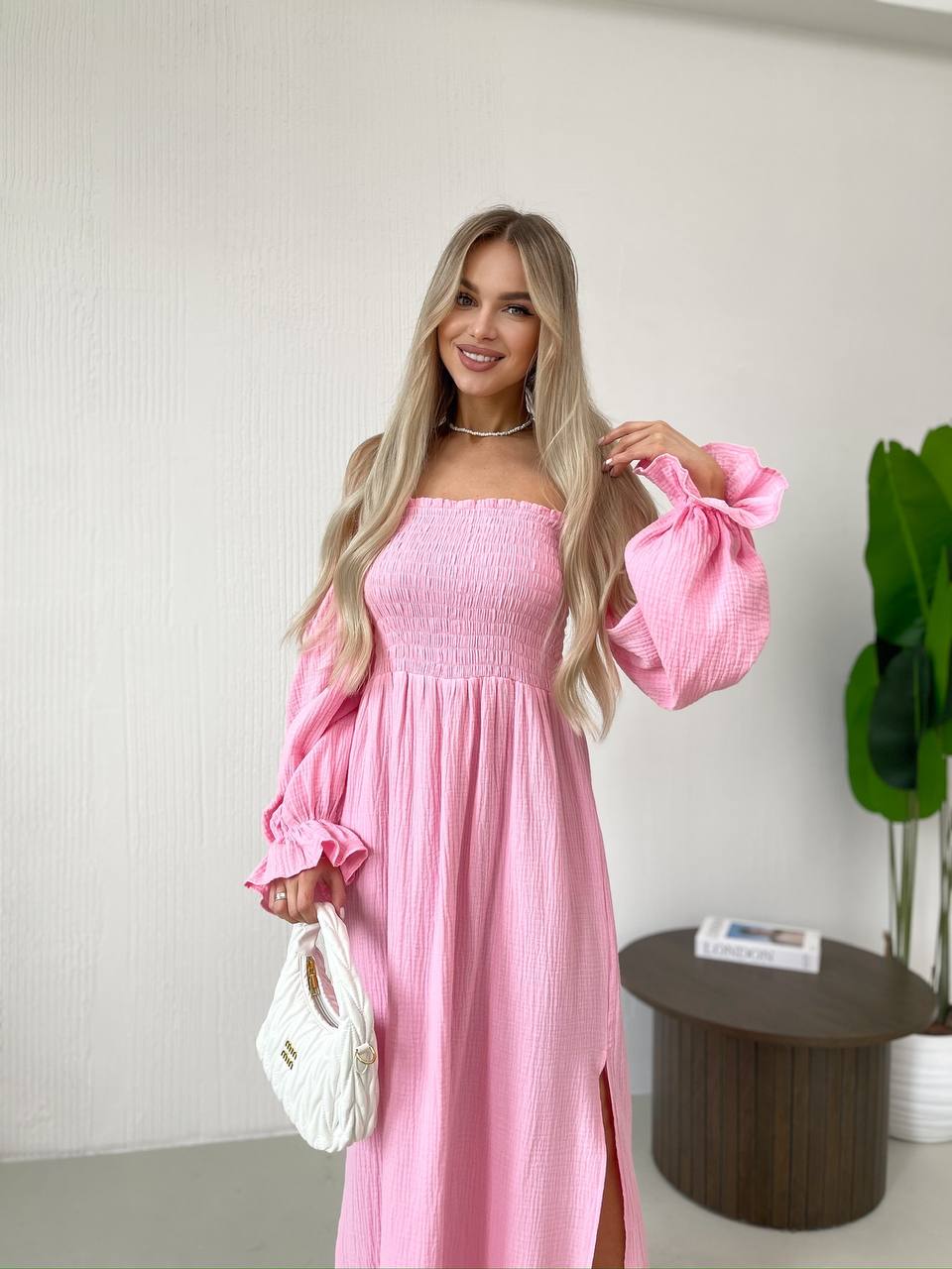 Довга муслінова сукня рожевого кольору 32689